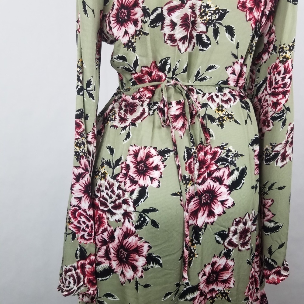 Mink Pink Femme Flora Bell Sleeve Wrap Dress - Picture 7 of 8